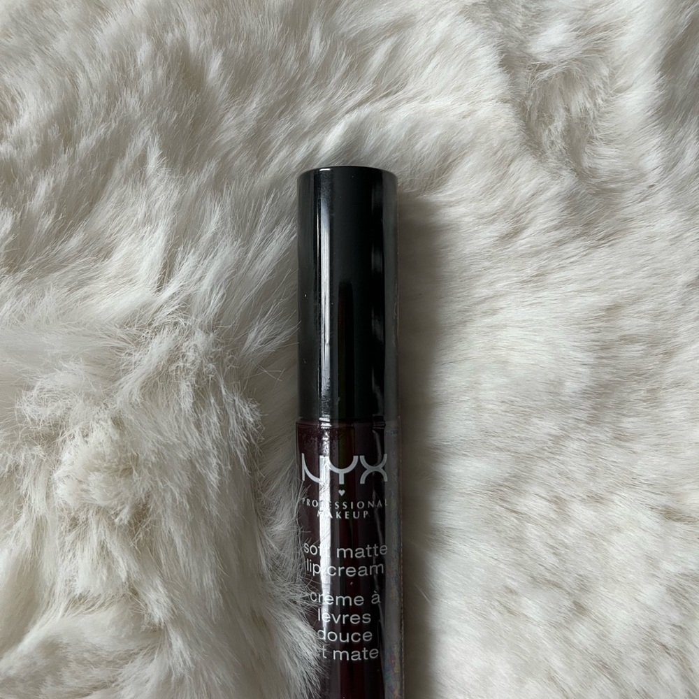 NYX Soft Matte Lip Cream - Deep Brown